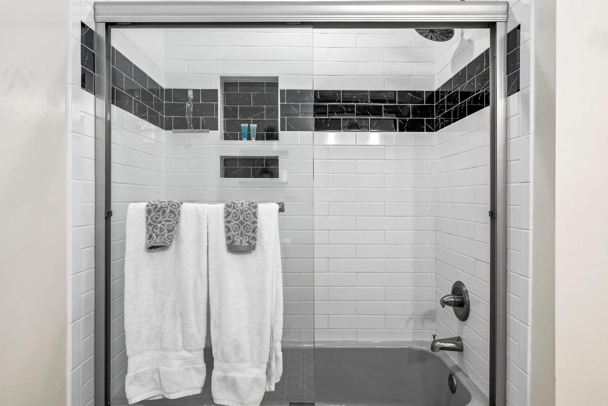 King Size Bed In Cozy, Modern Hollywood Place * Los Ángeles