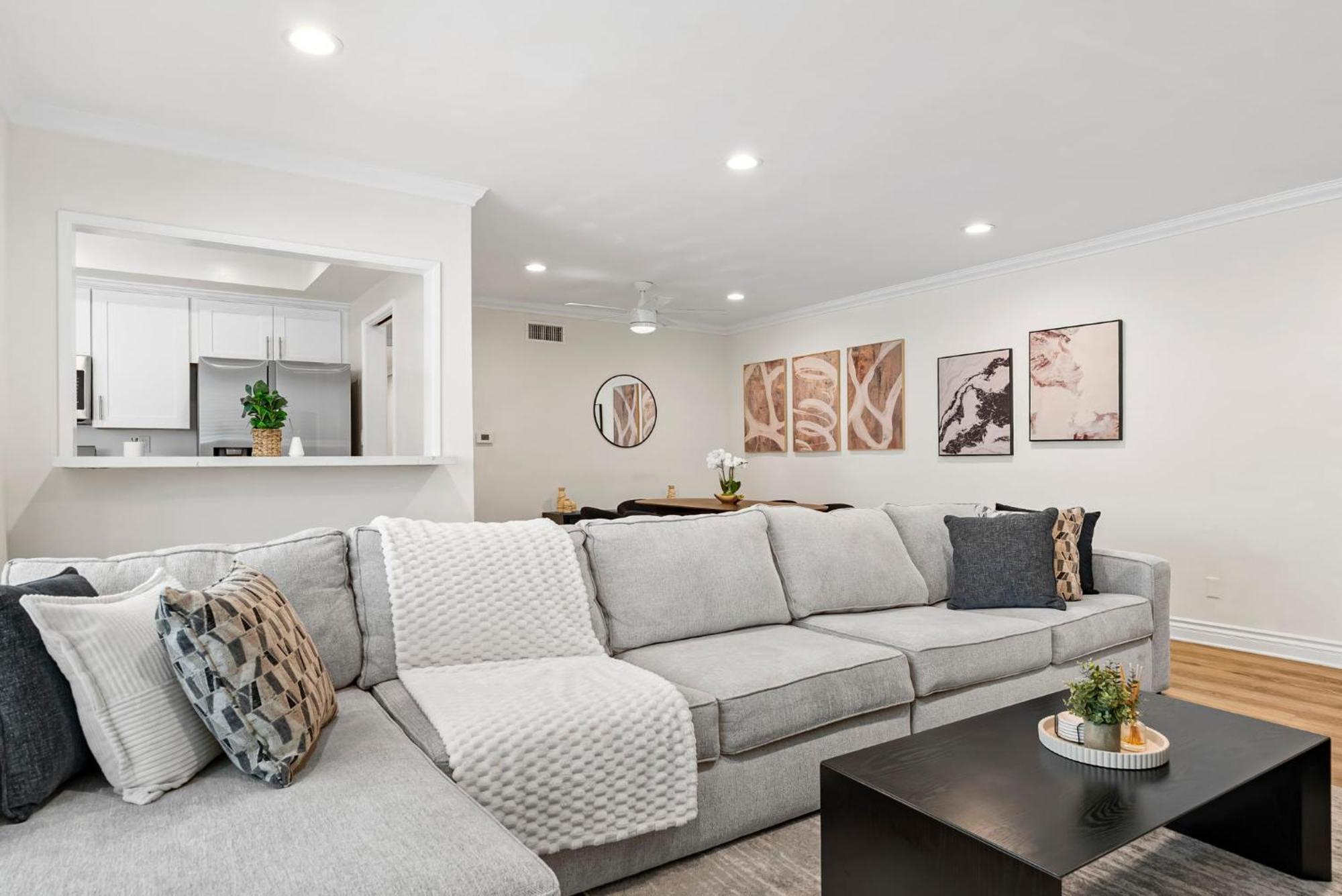 King Size Bed In Cozy, Modern Hollywood Place Apartamento